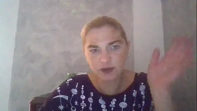 Snapshot of GoldenAngelMilf chatting on 10/03/25, 09:33 GoldenAngelMilf online show from 10/03/25, 09:33