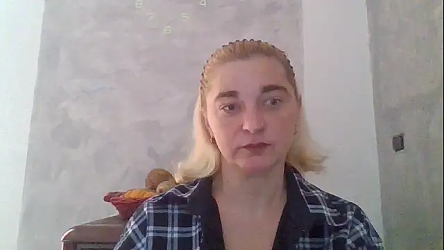 Snapshot of GoldenAngelMilf chatting on 02/03/26, 12:21 GoldenAngelMilf online show from 02/03/26, 12:21