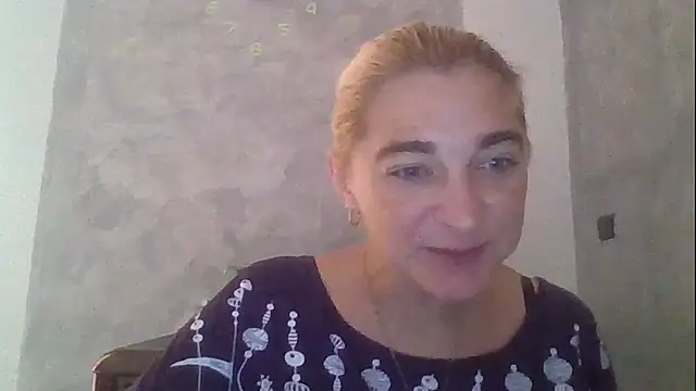 Snapshot of GoldenAngelMilf chatting on 10/01/25, 11:36 GoldenAngelMilf online show from 10/01/25, 11:36