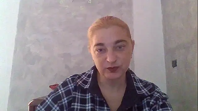 Snapshot of GoldenAngelMilf chatting on 01/08/26, 12:33 GoldenAngelMilf online show from 01/08/26, 12:33