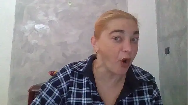 Snapshot of GoldenAngelMilf chatting on 01/09/26, 09:05 GoldenAngelMilf online show from 01/09/26, 09:05