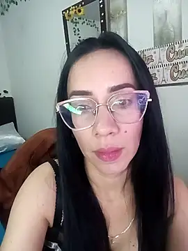 YaraDuartee online show from 01/09/26, 09:00