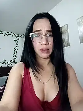 YaraDuartee online show from 10/29/25, 09:03