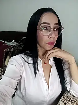 Snapshot of YaraDuartee chatting on 03/29/26, 01:07 YaraDuartee online show from 03/29/26, 01:07