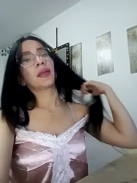 YaraDuartee online show from 11/02/25, 08:47