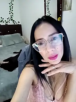 YaraDuartee online show from 11/03/25, 11:08