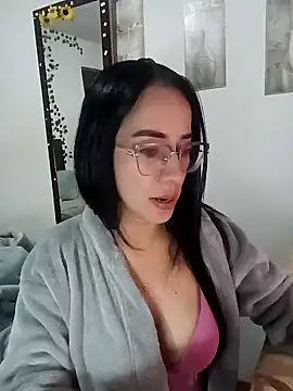 YaraDuartee online show from 11/29/25, 09:37