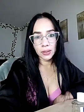 YaraDuartee online show from 10/21/25, 08:52