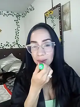 Snapshot of YaraDuartee chatting on 01/31/26, 11:47 YaraDuartee online show from 01/31/26, 11:47