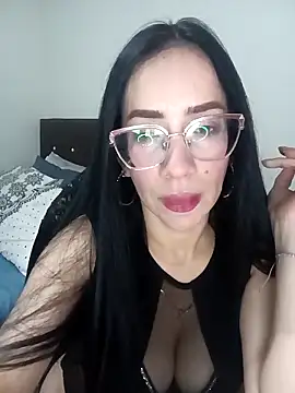 Snapshot of YaraDuartee chatting on 03/21/26, 11:41 YaraDuartee online show from 03/21/26, 11:41