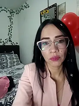 Snapshot of YaraDuartee chatting on 02/18/26, 02:53 YaraDuartee online show from 02/18/26, 02:53