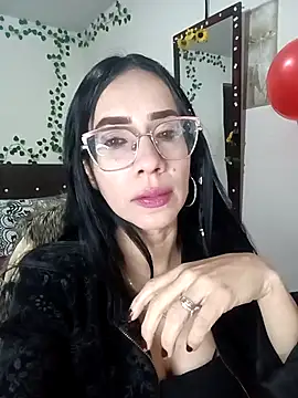 Snapshot of YaraDuartee chatting on 02/17/26, 12:41 YaraDuartee online show from 02/17/26, 12:41