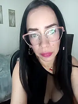 Snapshot of YaraDuartee chatting on 03/31/26, 11:29 YaraDuartee online show from 03/31/26, 11:29