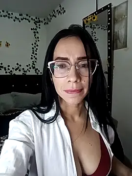 Snapshot of YaraDuartee chatting on 02/04/26, 01:00 YaraDuartee online show from 02/04/26, 01:00