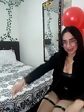 Snapshot of YaraDuartee chatting on 02/22/26, 12:24 YaraDuartee online show from 02/22/26, 12:24