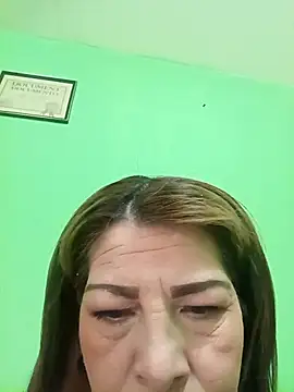 Snapshot of VANESSA__01 chatting on 10/28/25, 12:59 VANESSA 01 online show from 10/28/25, 12:59