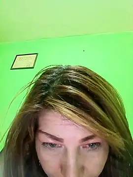 Snapshot of VANESSA__01 chatting on 11/15/25, 12:25 VANESSA 01 online show from 11/15/25, 12:25