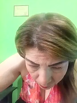 Snapshot of VANESSA__01 chatting on 10/21/25, 12:37 VANESSA 01 online show from 10/21/25, 12:37