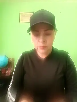 Snapshot of VANESSA__01 chatting on 11/08/25, 03:37 VANESSA 01 online show from 11/08/25, 03:37