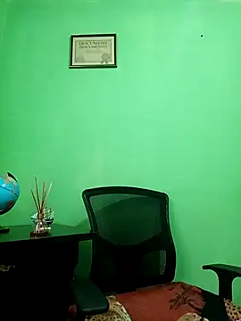 Snapshot of VANESSA__01 chatting on 11/06/25, 02:10 VANESSA 01 online show from 11/06/25, 02:10