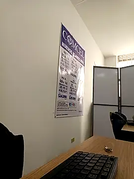 Snapshot of VANESSA__01 chatting on 11/27/25, 12:38 VANESSA 01 online show from 11/27/25, 12:38