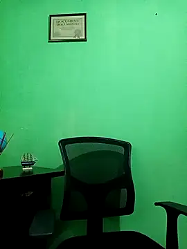 Snapshot of VANESSA__01 chatting on 10/18/25, 11:45 VANESSA 01 online show from 10/18/25, 11:45