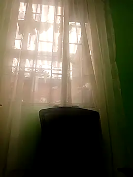 Snapshot of VANESSA__01 chatting on 12/14/25, 12:00 VANESSA 01 online show from 12/14/25, 12:00