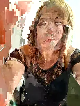 Snapshot of VANESSA__01 chatting on 11/22/25, 12:59 VANESSA 01 online show from 11/22/25, 12:59