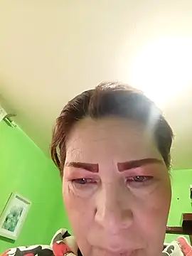 Snapshot of VANESSA__01 chatting on 12/18/25, 11:58 VANESSA 01 online show from 12/18/25, 11:58