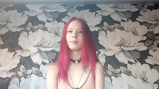 LiaCusson online show from 09/26/25, 01:12
