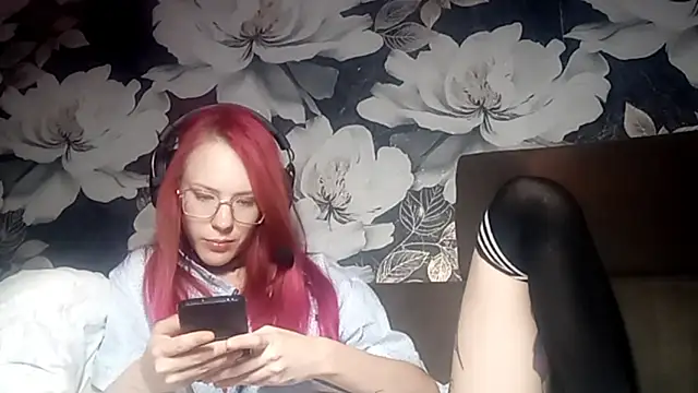 LiaCusson online show from 10/14/25, 05:46