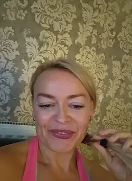 Snapshot of demidelightfulxx chatting on 09/27/25, 04:46 demidelightfulxx online show from 09/27/25, 04:46