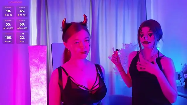 TwixieGuo online show from 10/31/25, 10:56