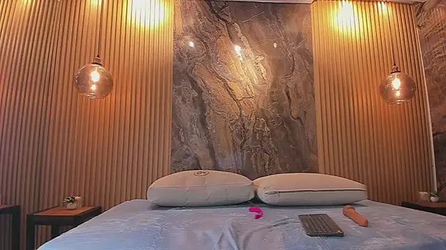 beca winn online show from 11/20/25, 11:55