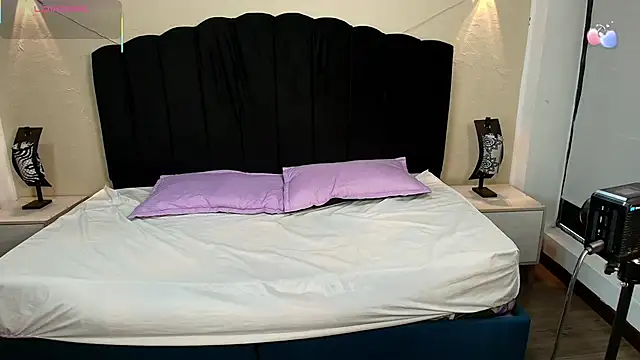 GabySweett  online show from 12/03/25, 12:04