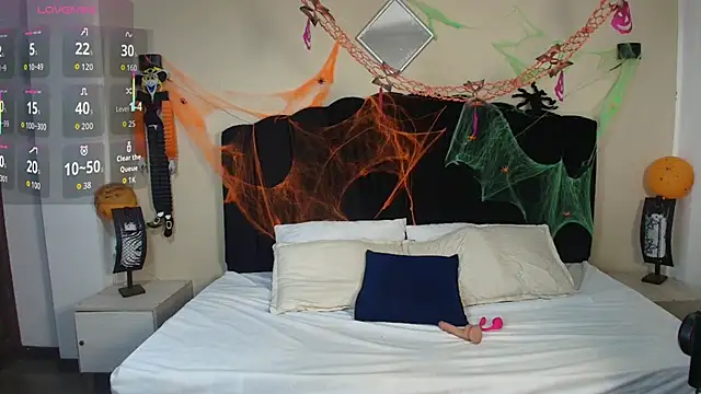 GabySweett  online show from 10/29/25, 12:04