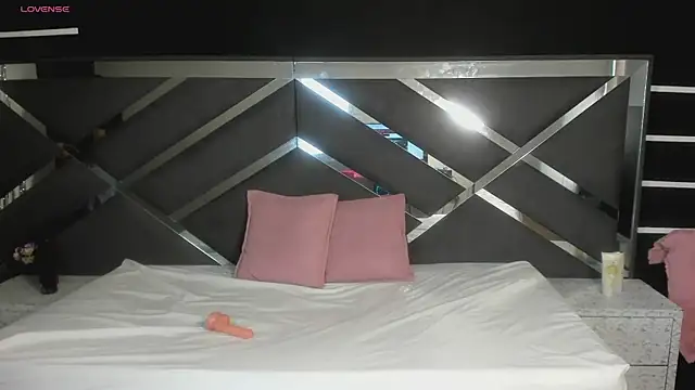 GabySweett  online show from 11/23/25, 12:15