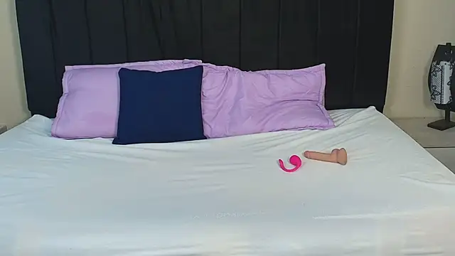 GabySweett  online show from 11/15/25, 01:37