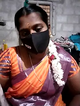 Snapshot of Tamil_Hot_Sandy chatting on 01/05/26, 05:38 Tamil Hot Sandy online show from 01/05/26, 05:38