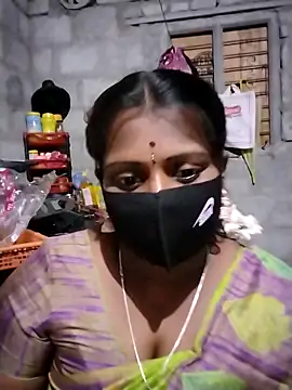 Snapshot of Tamil_Hot_Sandy chatting on 02/08/26, 04:59 Tamil Hot Sandy online show from 02/08/26, 04:59