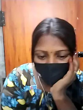 Snapshot of Tamil_Hot_Sandy chatting on 02/18/26, 09:22 Tamil Hot Sandy online show from 02/18/26, 09:22