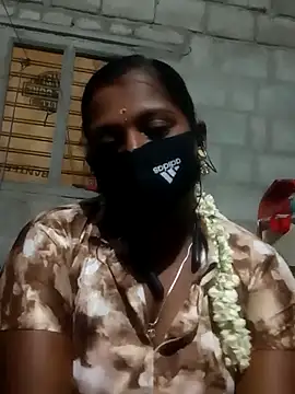 Snapshot of Tamil_Hot_Sandy chatting on 10/15/25, 04:59 Tamil Hot Sandy online show from 10/15/25, 04:59