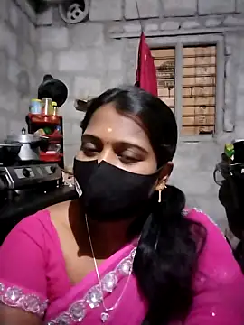 Snapshot of Tamil_Hot_Sandy chatting on 12/17/25, 03:50 Tamil Hot Sandy online show from 12/17/25, 03:50