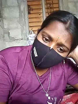 Snapshot of Tamil_Hot_Sandy chatting on 12/22/25, 06:02 Tamil Hot Sandy online show from 12/22/25, 06:02
