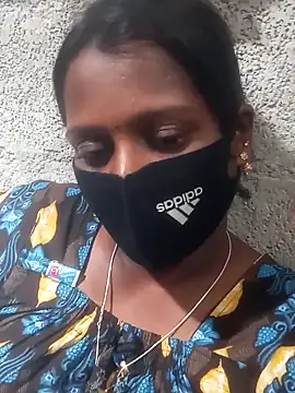 Snapshot of Tamil_Hot_Sandy chatting on 10/18/25, 04:58 Tamil Hot Sandy online show from 10/18/25, 04:58