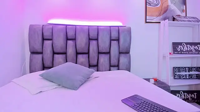 Violet Anders online show from 01/10/26, 06:58