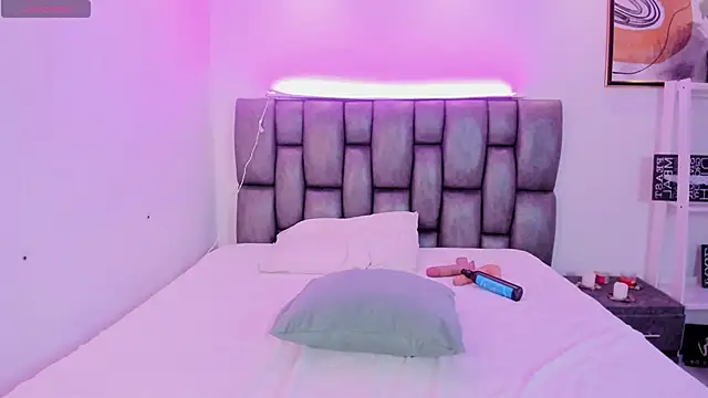 Caroline Millerr online show from 02/02/26, 07:24