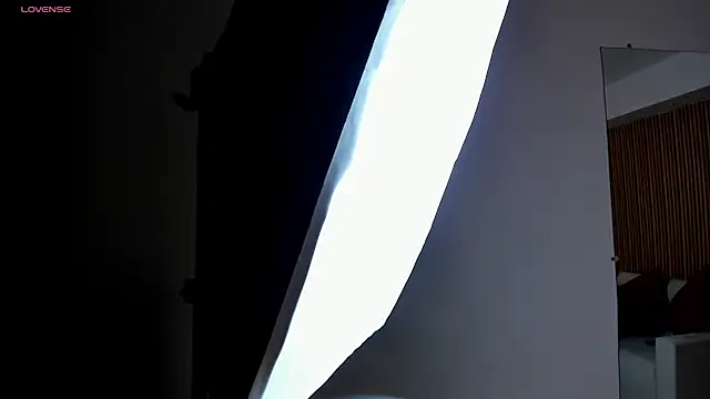 Caroline Millerr online show from 11/29/25, 11:43