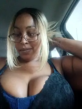 Snapshot of LaNastyy chatting on 11/09/25, 10:36 LaNastyy online show from 11/09/25, 10:36