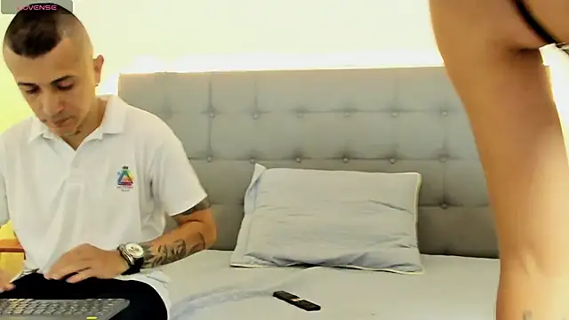 CharlotteAndSimon online show from 12/05/25, 12:59